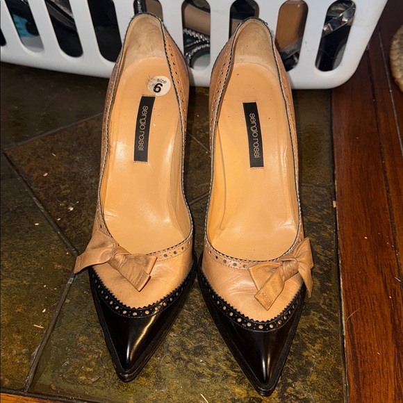 Sergio Rossi Bow Heels - Picture 2 of 4